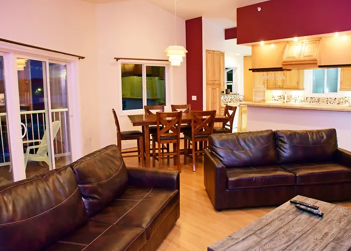 Longliner Lodge And Suites