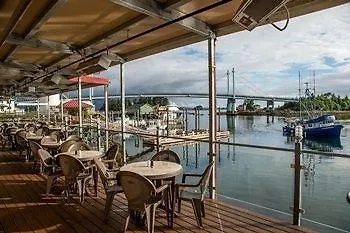 Totem Square Hotel And Marina